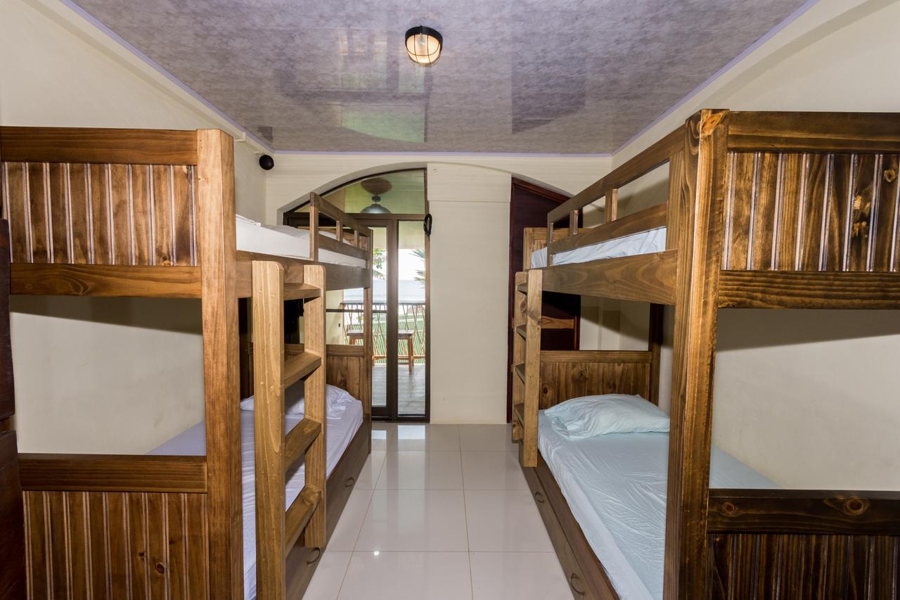 Hotel Las Olas Пунтаренас Екстериор снимка