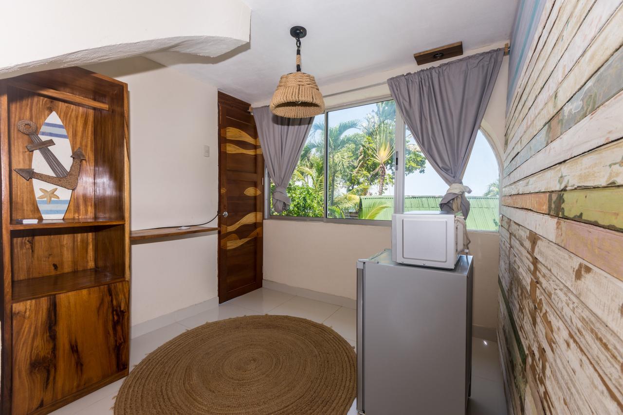 Hotel Las Olas Пунтаренас Екстериор снимка